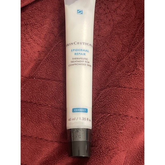SkinCeuticals Epidermal Repair Serum - White and Blue